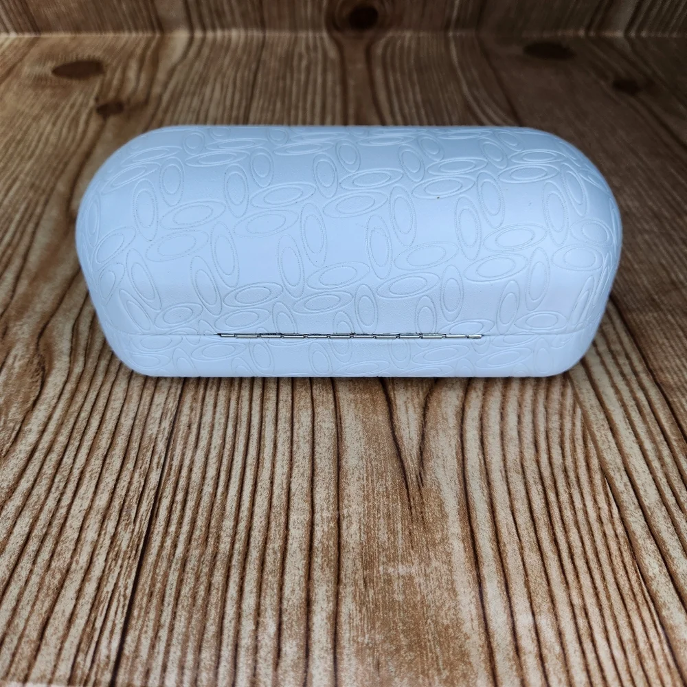 Oakley Hard Clamshell Sunglasses Case-White Embossed Leather‎